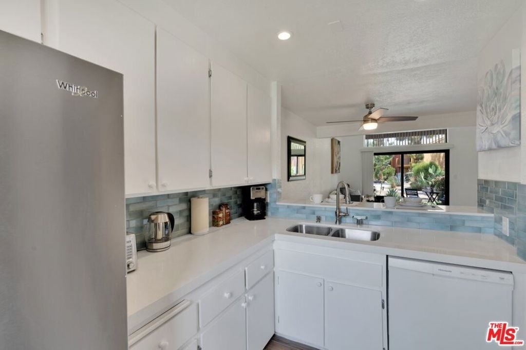 48255 Monroe Street - Photo 5