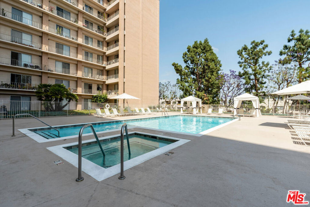100 S Doheny Drive - Photo 15