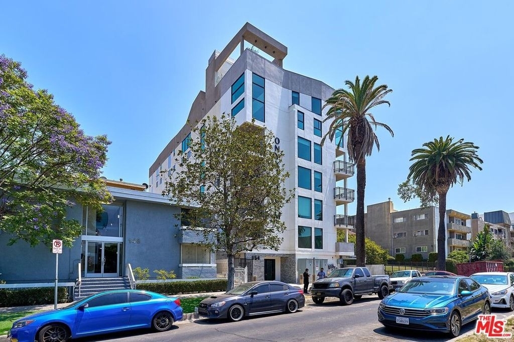 154 S Occidental Boulevard - Photo 16