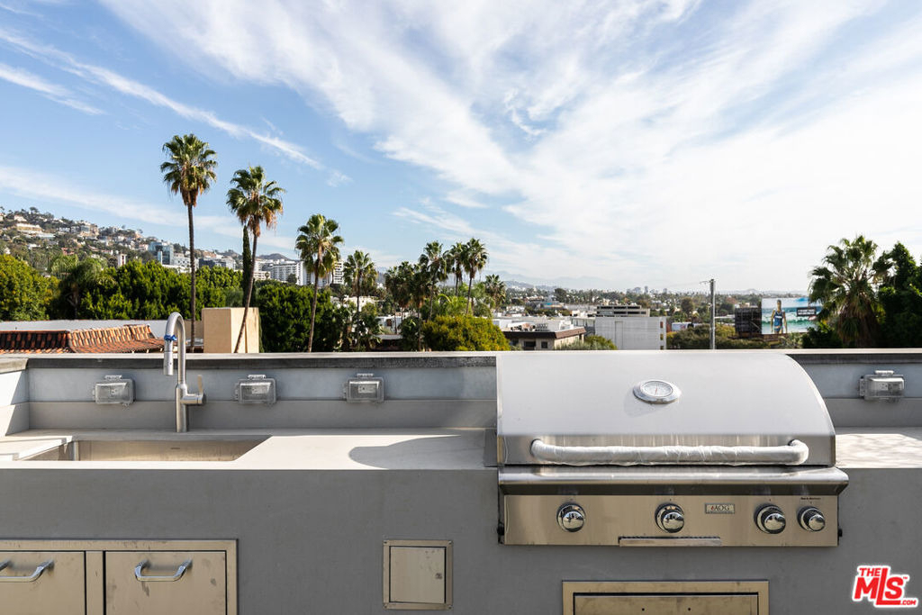829 Larrabee Street - Photo 13