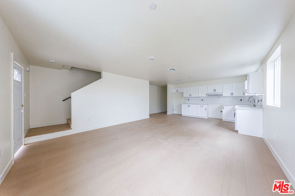 948 E 21st Street - Photo 7