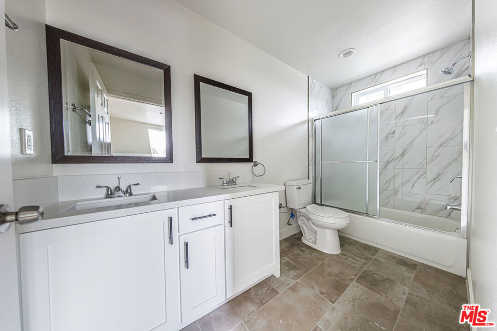 948 E 21st Street - Photo 9