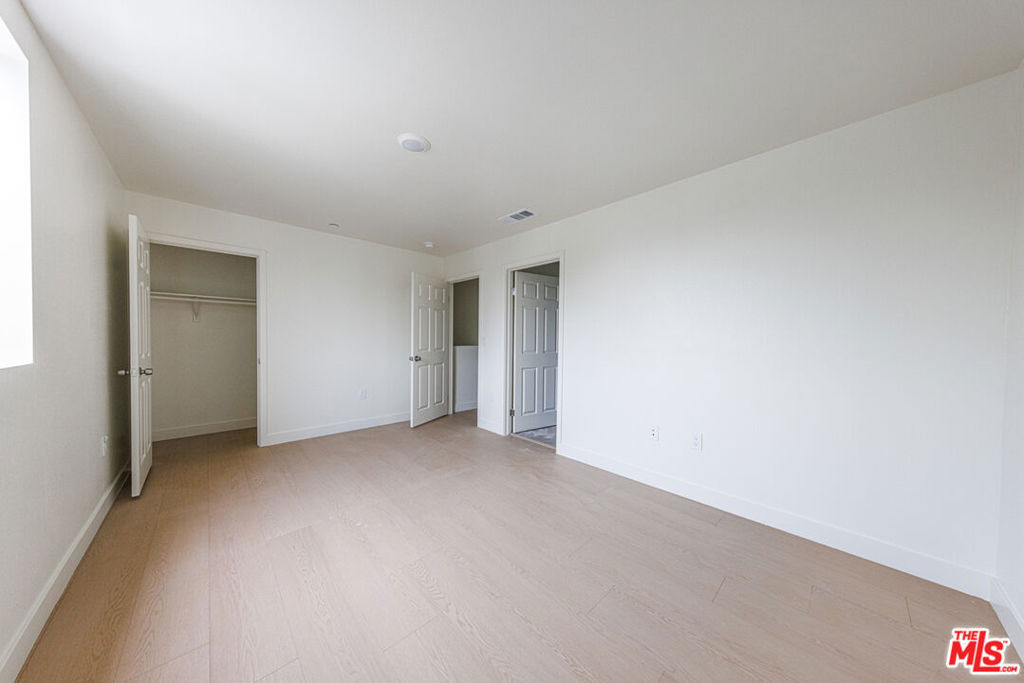 948 E 21st Street - Photo 11