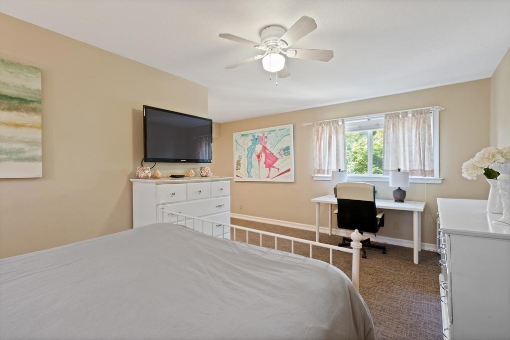 647 Loring St - Photo 28