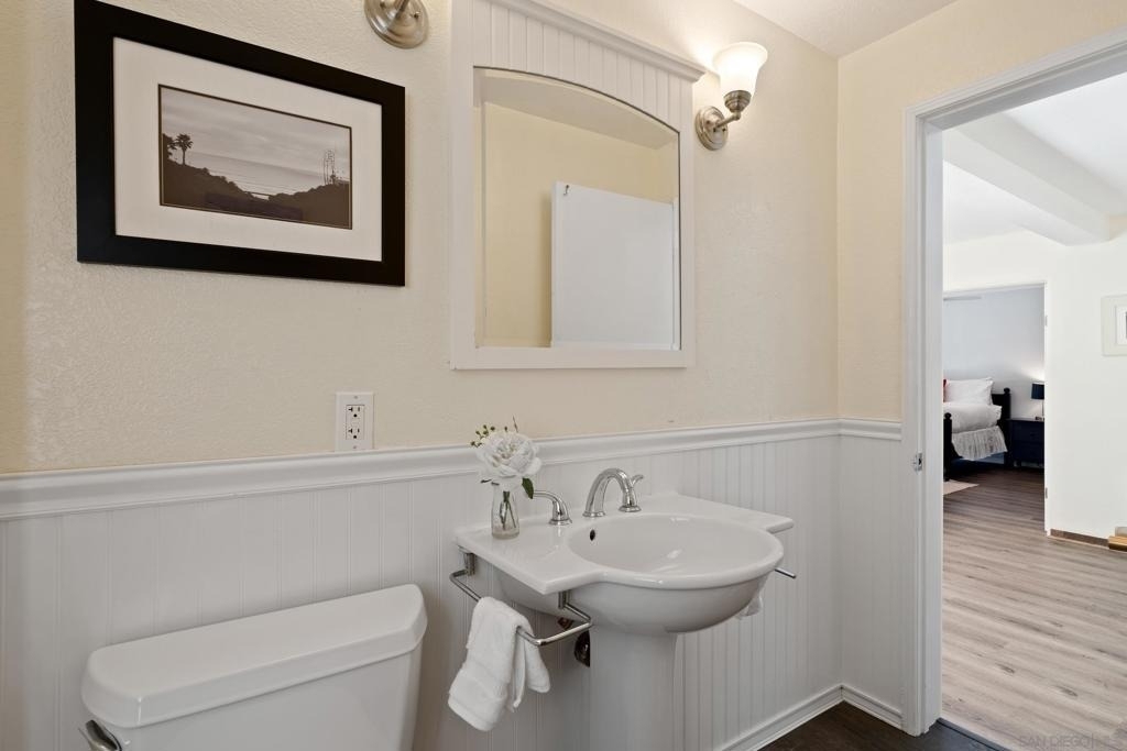 647 Loring St - Photo 25