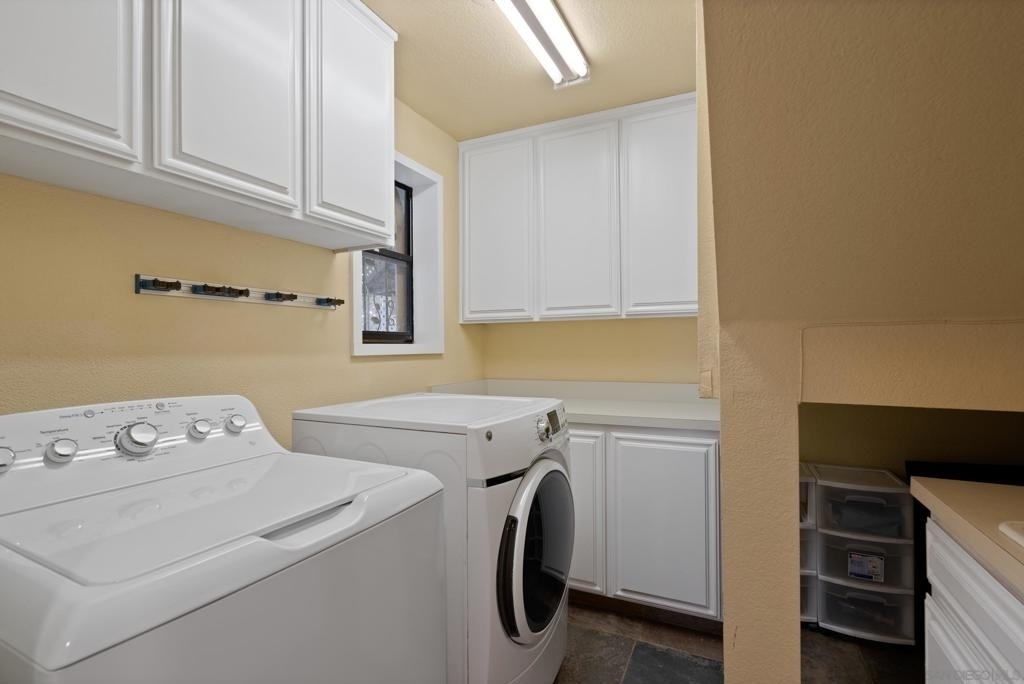 647 Loring St - Photo 34