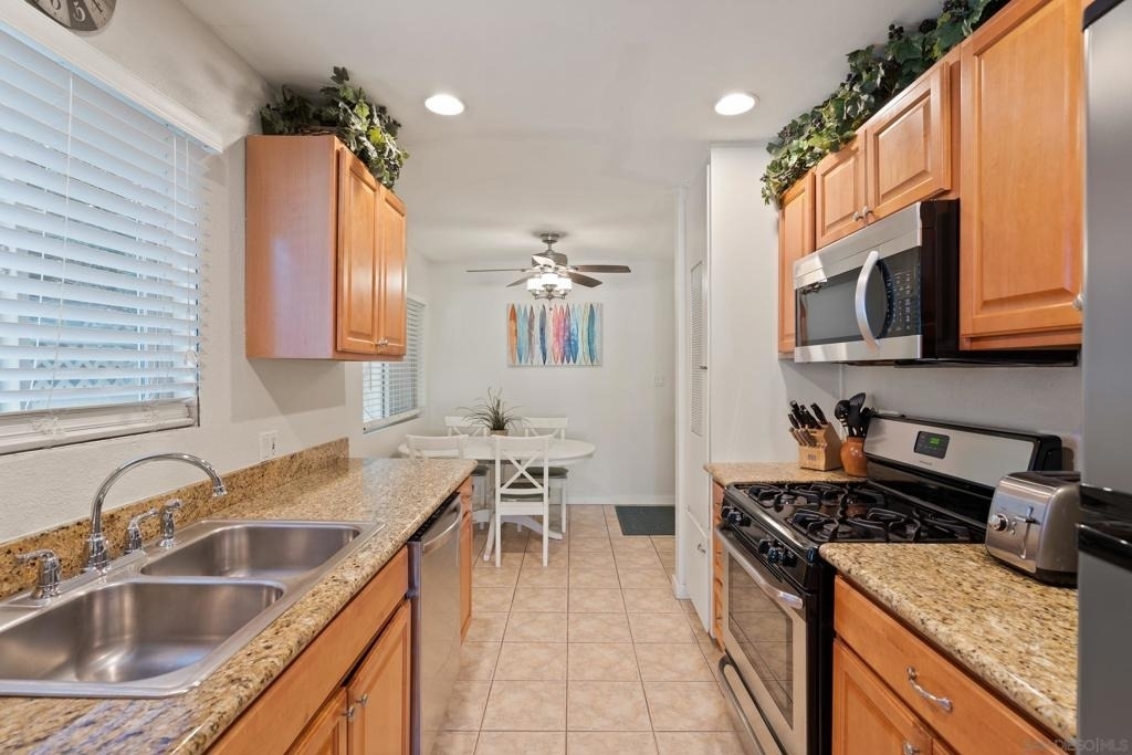 645 Loring - Photo 8