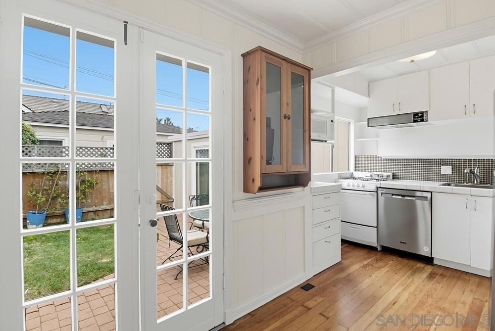 741 Arenas St - Photo 9