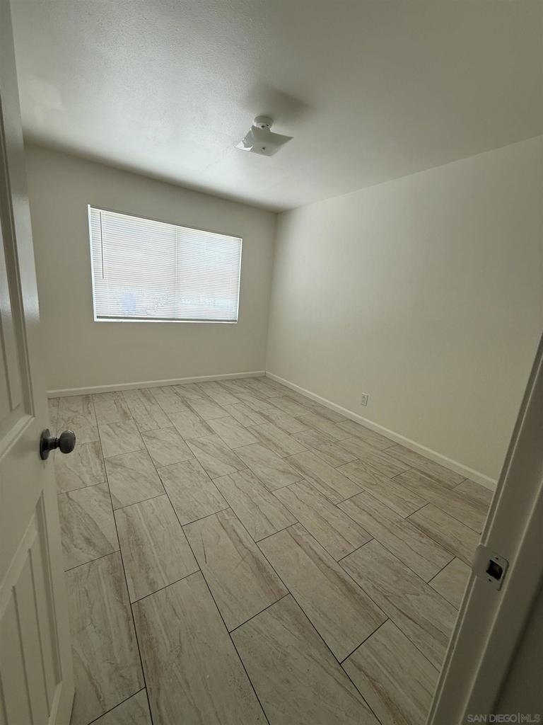 1207 E 8th - Photo 4