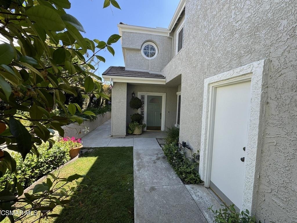 834 Sunstone Street - Photo 2