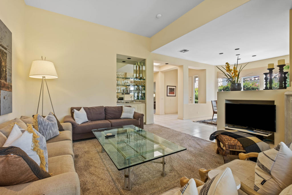 461 Desert Holly Drive - Photo 3