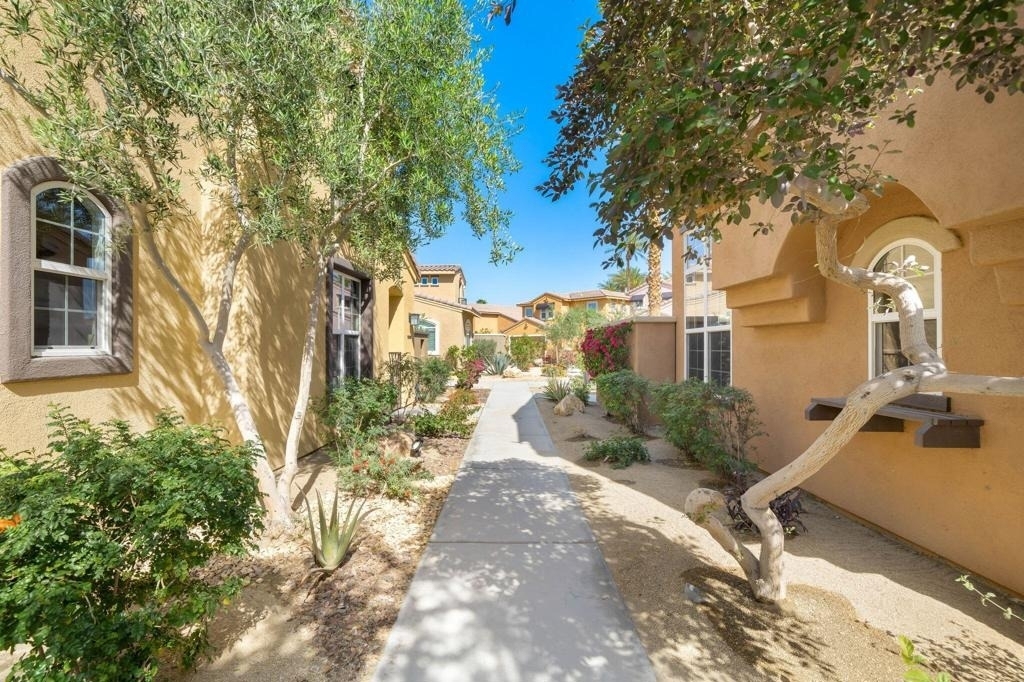 52230 Desert Spoon Court - Photo 2