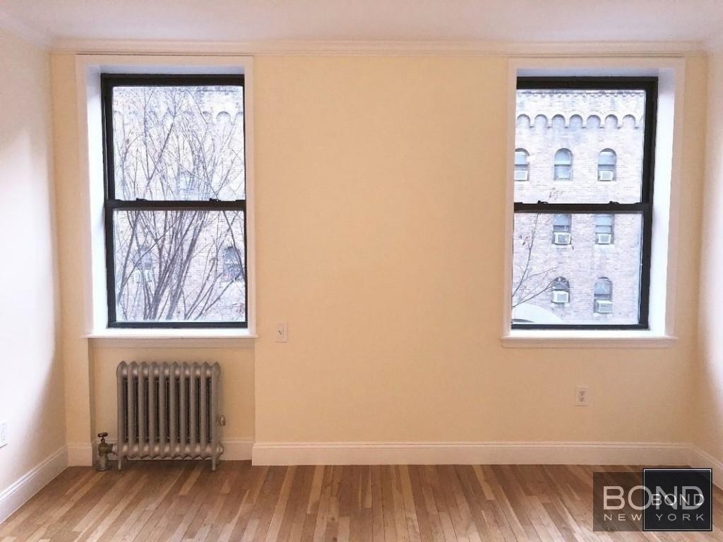 West 45th Street - Photo 0