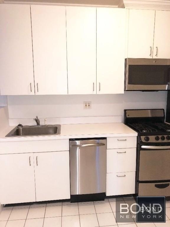 West 45th Street - Photo 4