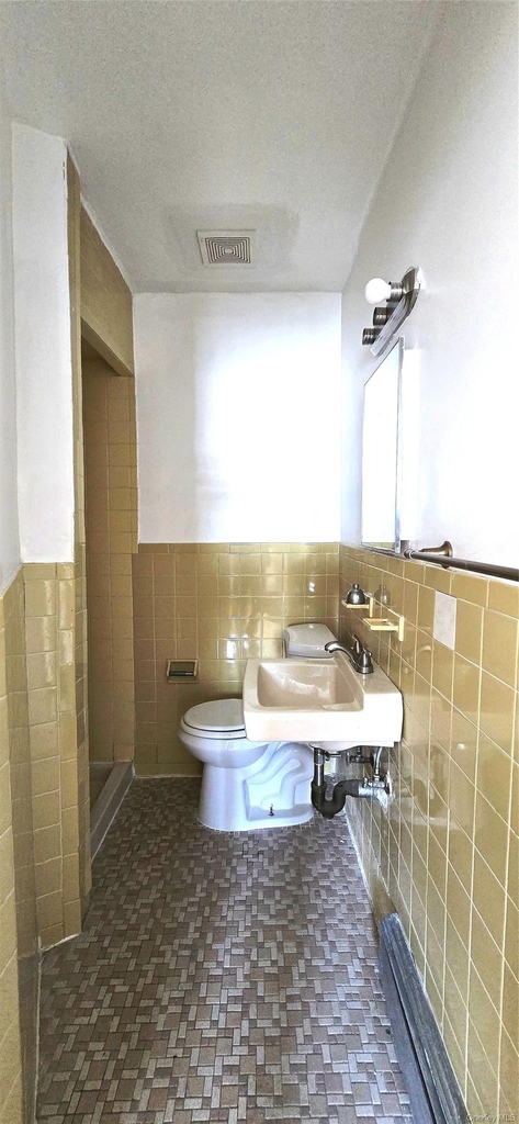 9517 84th Street - Photo 9