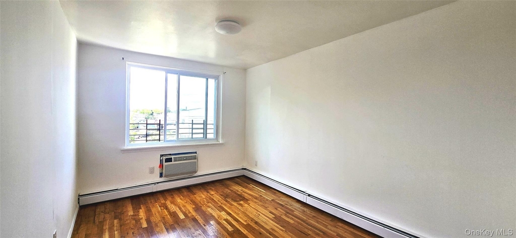 9517 84th Street - Photo 4