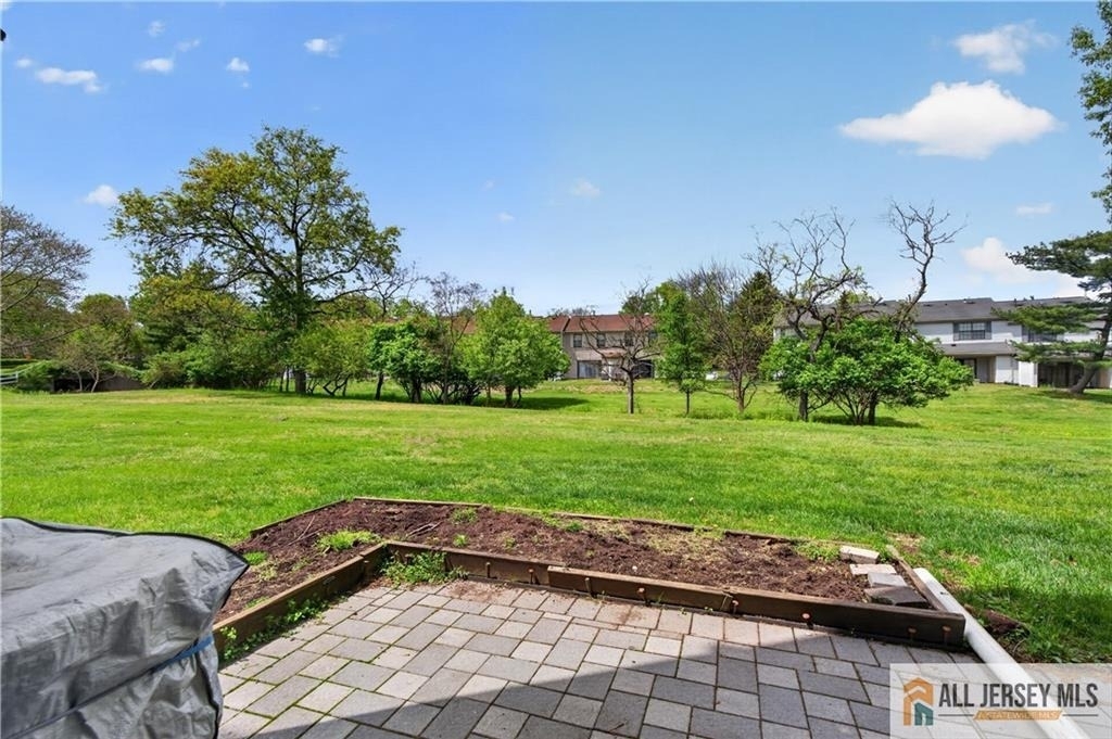 343 Lancaster Court - Photo 17