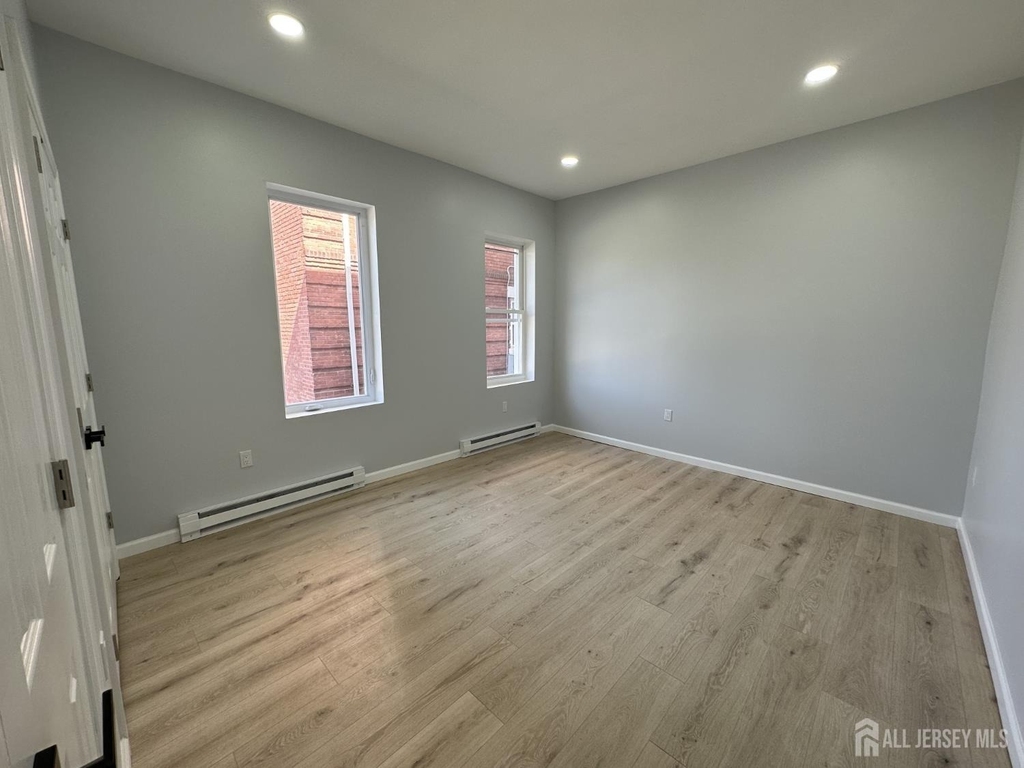 1109 W State Street - Photo 5