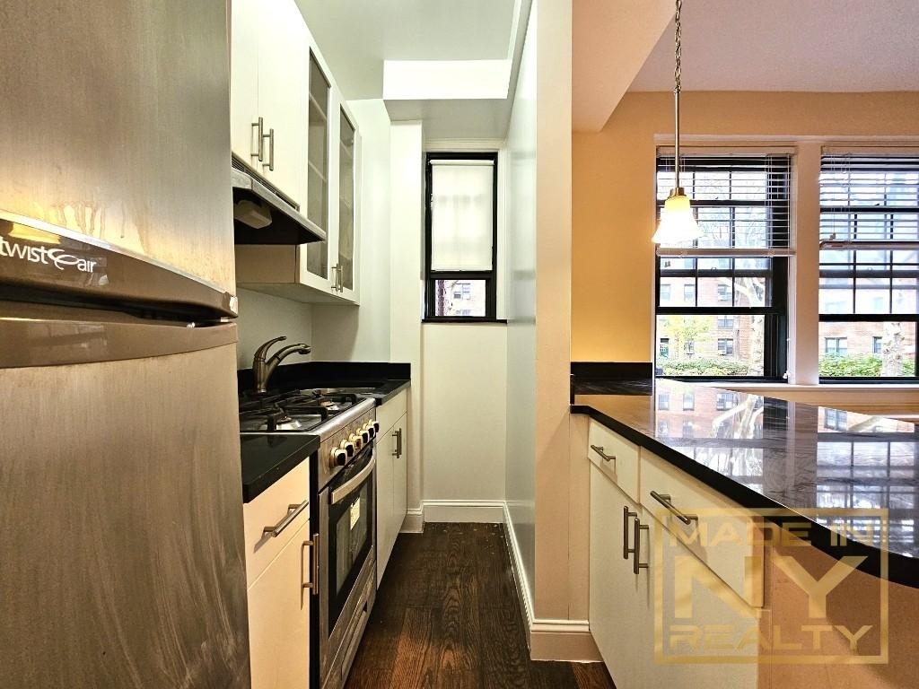 51-01 39th Avenue - Photo 1