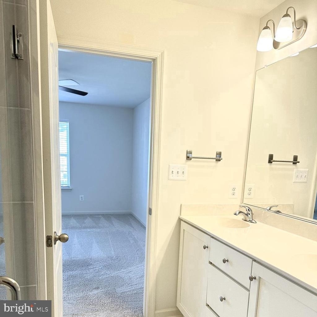 227 Charterhouse Street - Photo 10