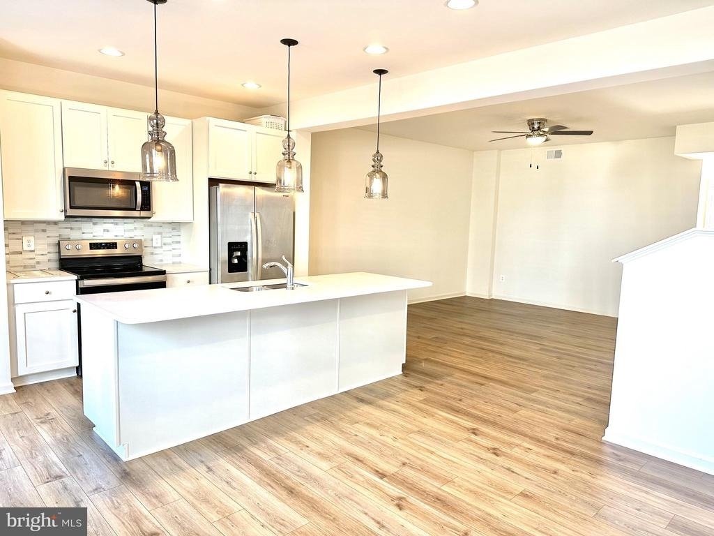 227 Charterhouse Street - Photo 4