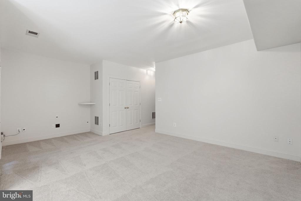 8727 Chorley Way - Photo 15