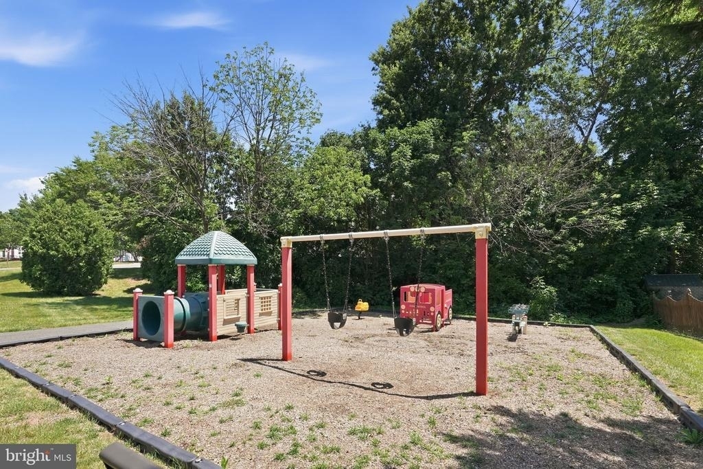 8727 Chorley Way - Photo 23