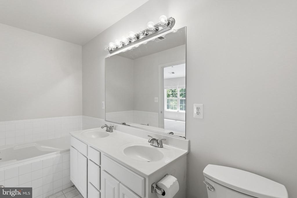 8727 Chorley Way - Photo 10