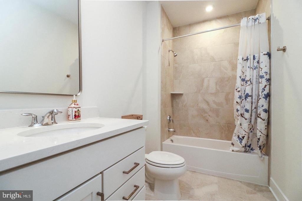 21740 Charing Cross Terrace - Photo 25