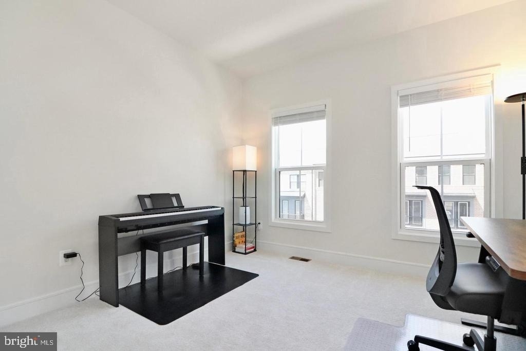 21740 Charing Cross Terrace - Photo 24