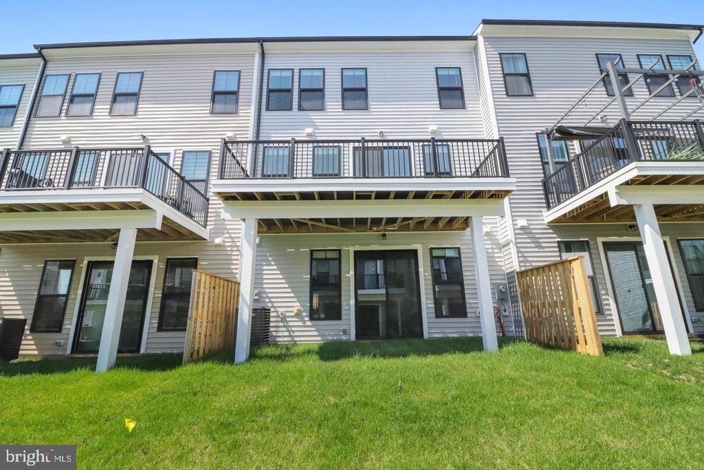 21740 Charing Cross Terrace - Photo 28