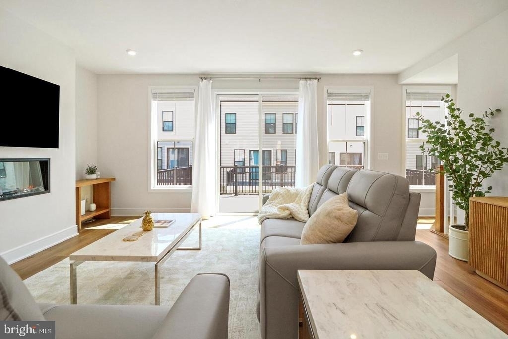 21740 Charing Cross Terrace - Photo 9