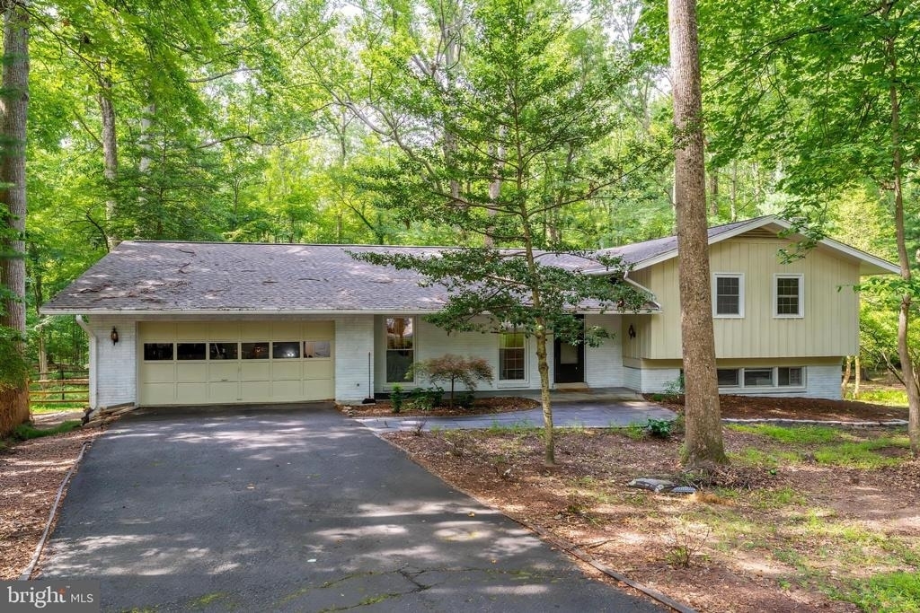 11621 Sourwood Lane - Photo 0