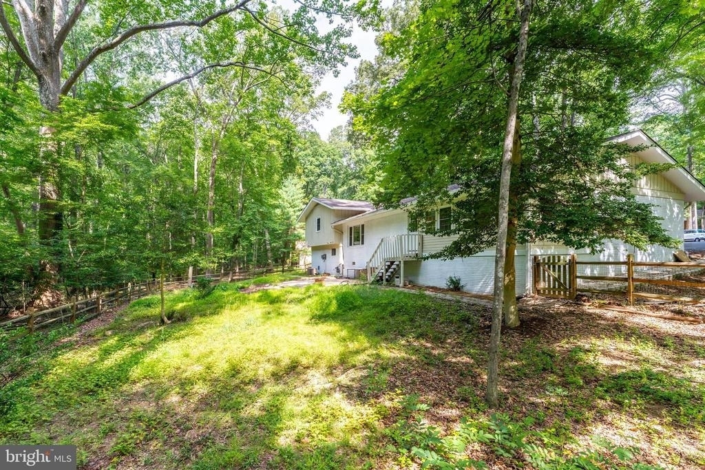 11621 Sourwood Lane - Photo 3