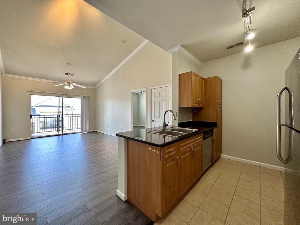 12925 Centre Park Circle - Photo 4