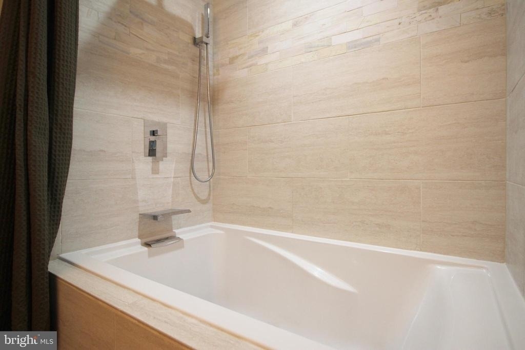 2451 Midtown Avenue - Photo 9