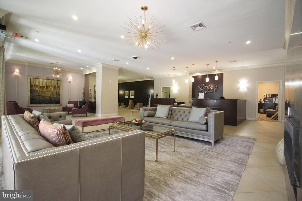 2451 Midtown Avenue - Photo 3