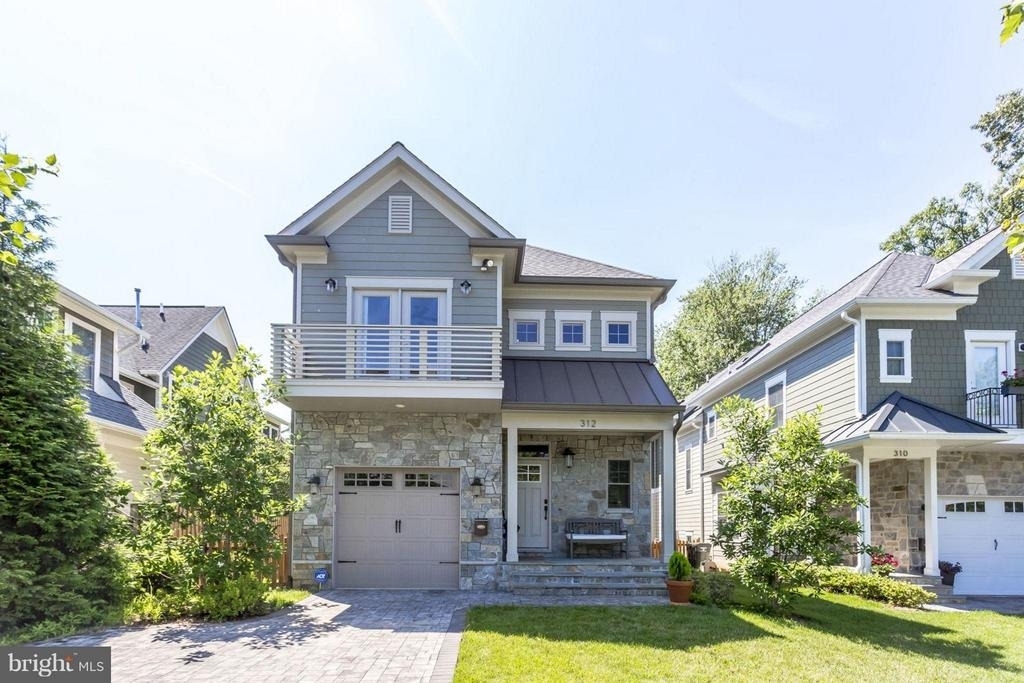 312 Pine Street - Photo 0