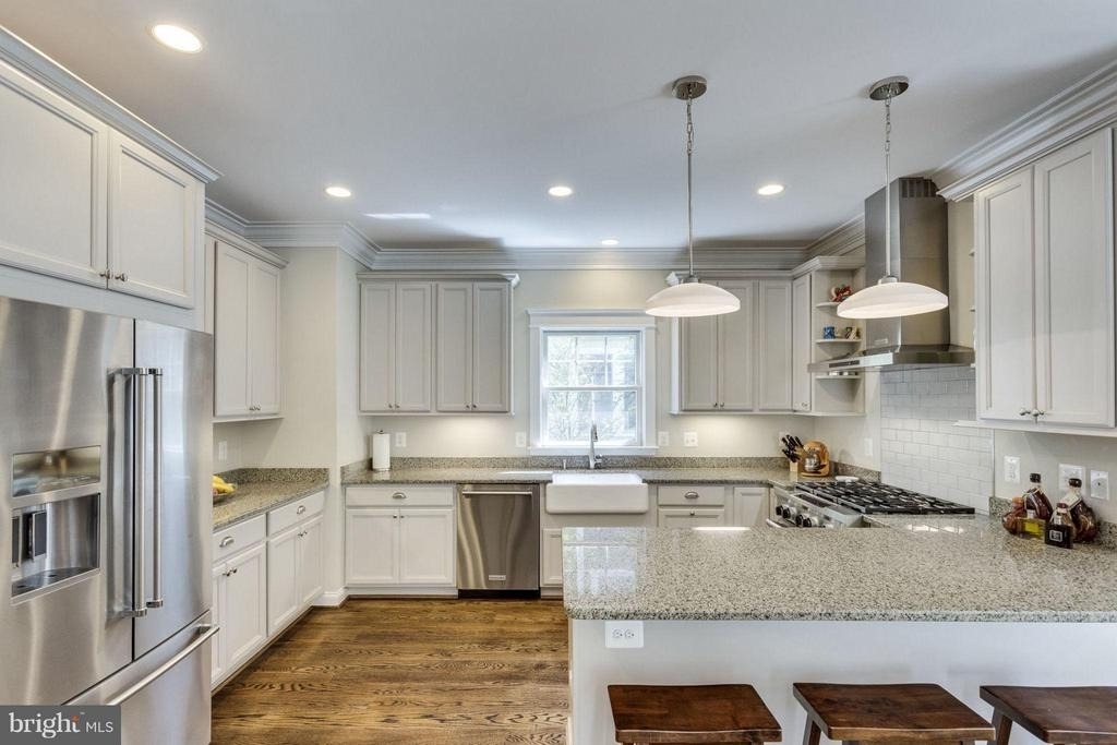 312 Pine Street - Photo 1