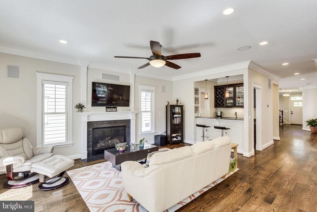312 Pine Street - Photo 3