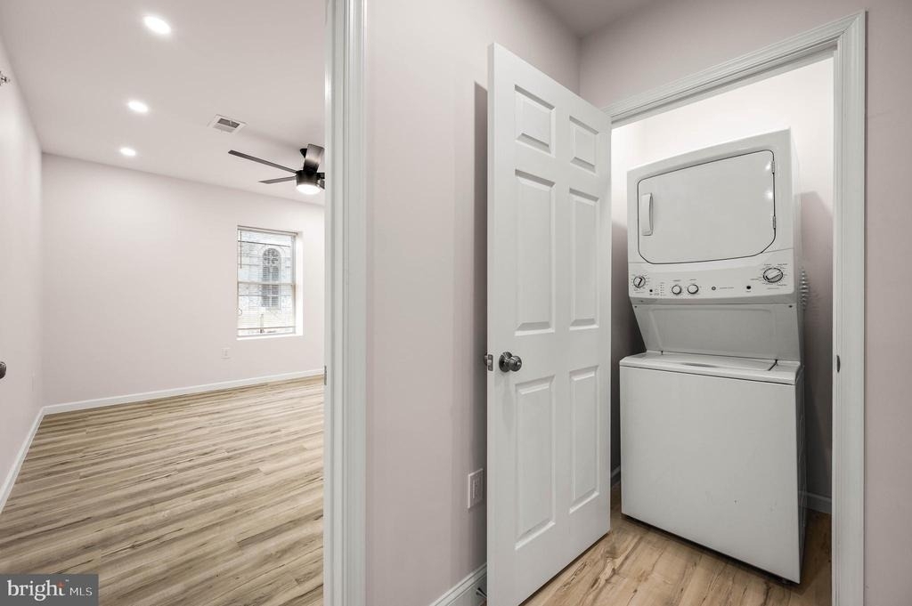 437 W Girard Avenue - Photo 10
