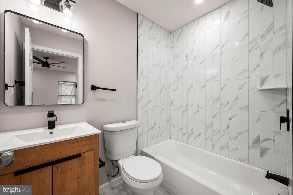437 W Girard Avenue - Photo 11
