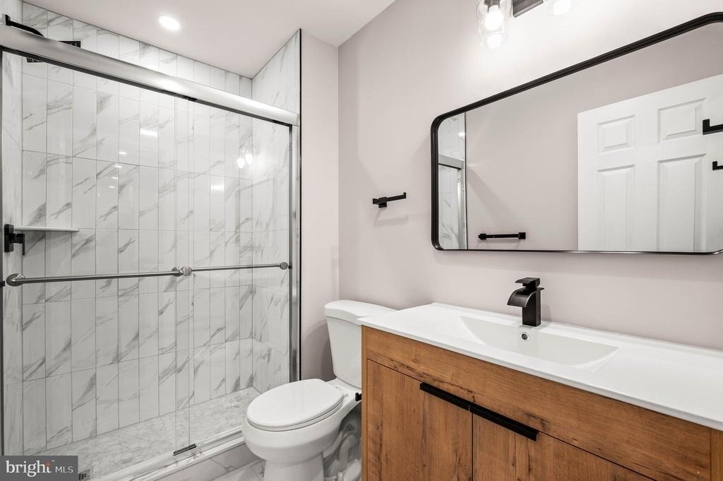 437 W Girard Avenue - Photo 3