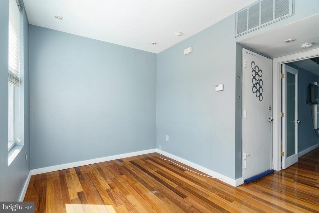 2211 South Street - Photo 5