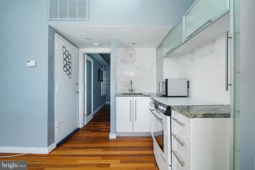 2211 South Street - Photo 3