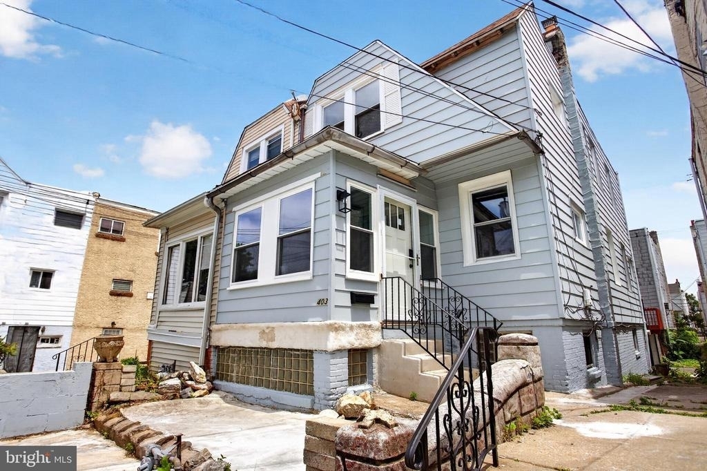 403 Walnut Avenue - Photo 1