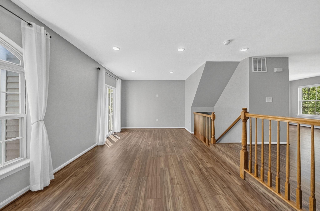 132 S Barrow Place - Photo 9