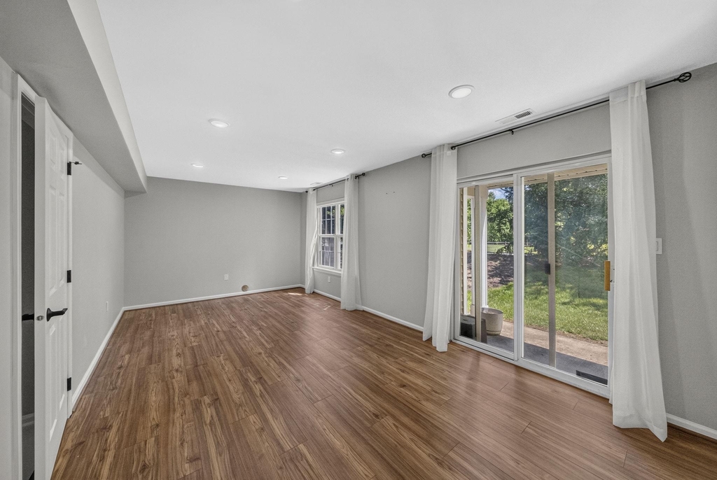 132 S Barrow Place - Photo 6