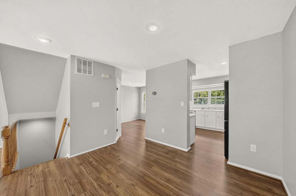 132 S Barrow Place - Photo 8