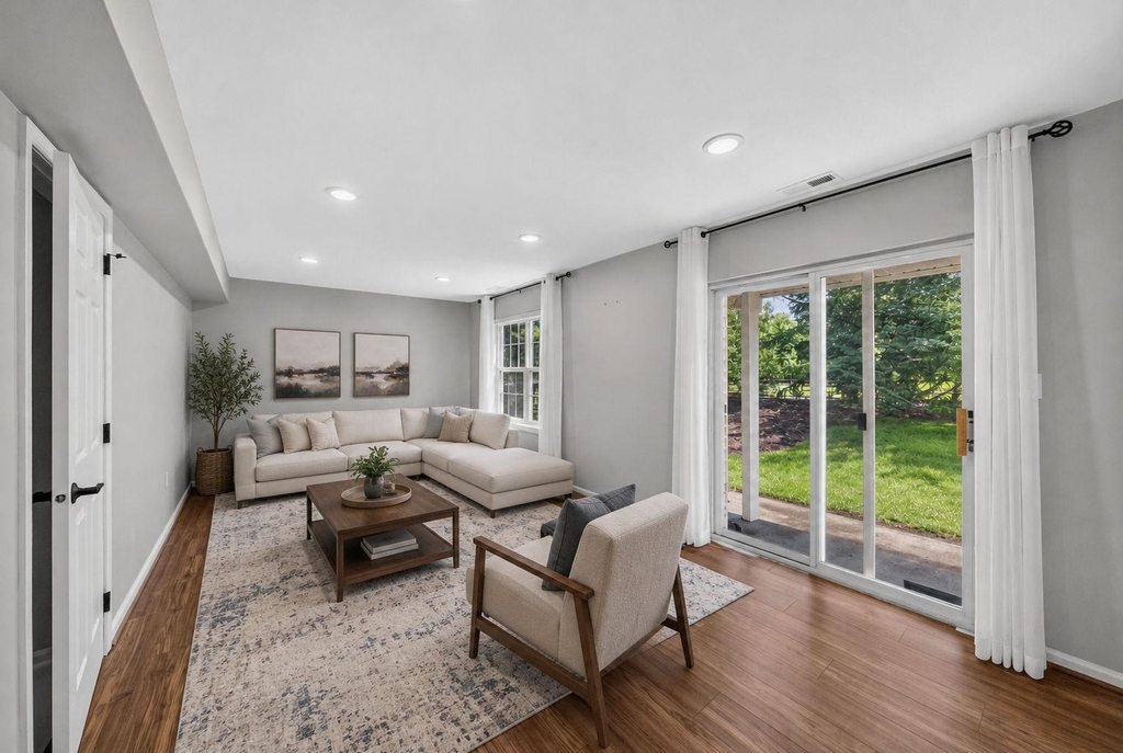 132 S Barrow Place - Photo 7